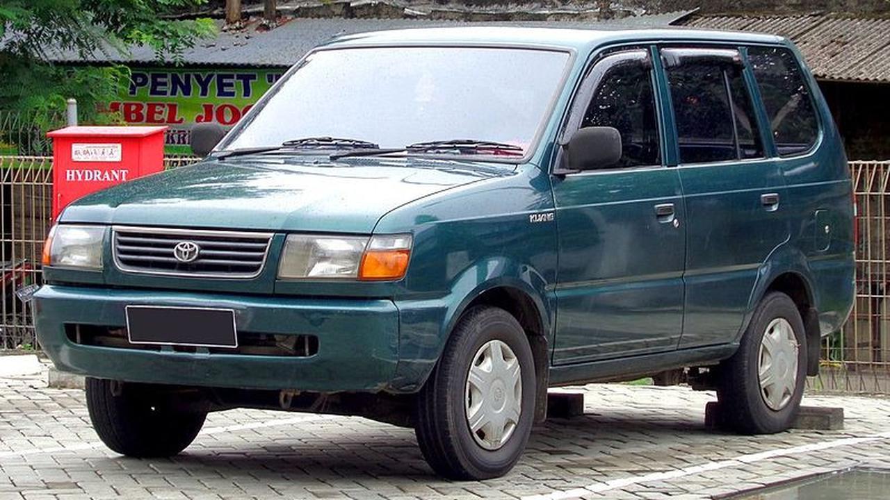 <b>Toyota Kijang Kapsul</b>