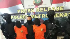 Kepolisian telah menetapkan dua orang tersangka yang terlibat pengeroyokan terhadap Muhamad Alzahra alias Joya (30) di Bekasi. 
