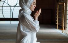 Hukum Ziarah Kubur bagi Wanita, Perhatikan Tata Caranya yang Benar