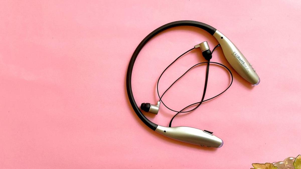 Pilihan Neckband Earphone Berkualitas untuk Musik, Kerja, hingga Olahraga tanpa Bikin Kantong Jebol