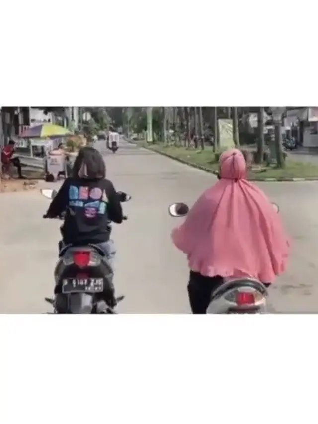 viral emak-emak potong jalan di persimpangan
