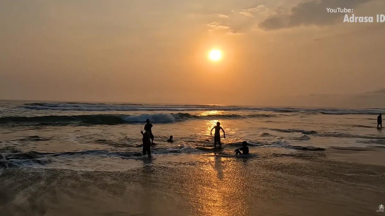 Menikmati Sunset