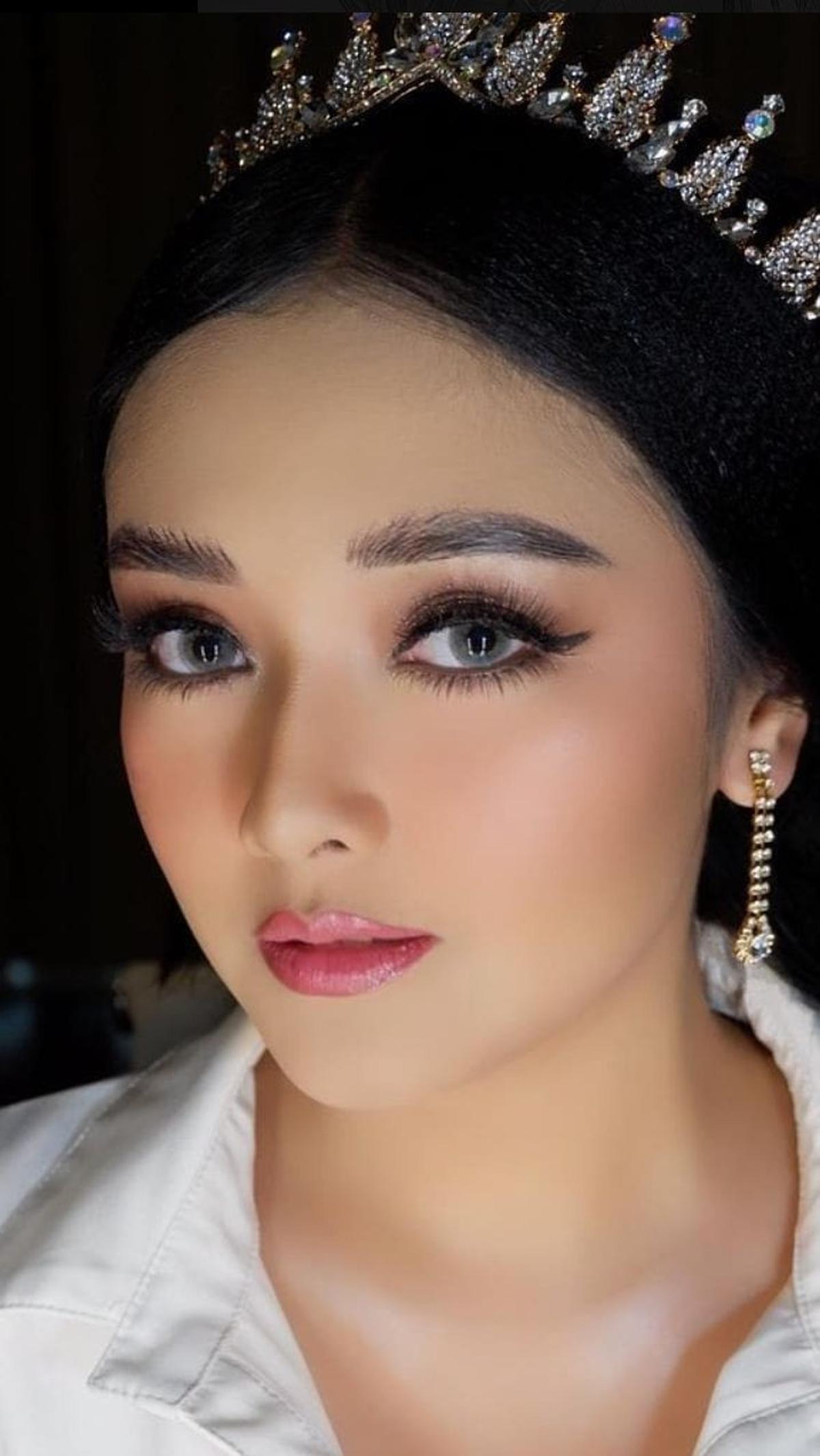 Ia pun akhirnya debut solo di tahun 2014. Ia juga terjun ke dunia sinetron dengan membintangi sinetron berjudul Islam KTP.