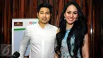 Artis peran dan pembawa acara Kartika Putri didampingi kekasihnya, Erick Iskandar, di pesta ulangtahun Muzdalifah, di kawasan Pramuka, Jakarta, Senin (15/6/2015). (Liputan6.com/Panji Diksana)
