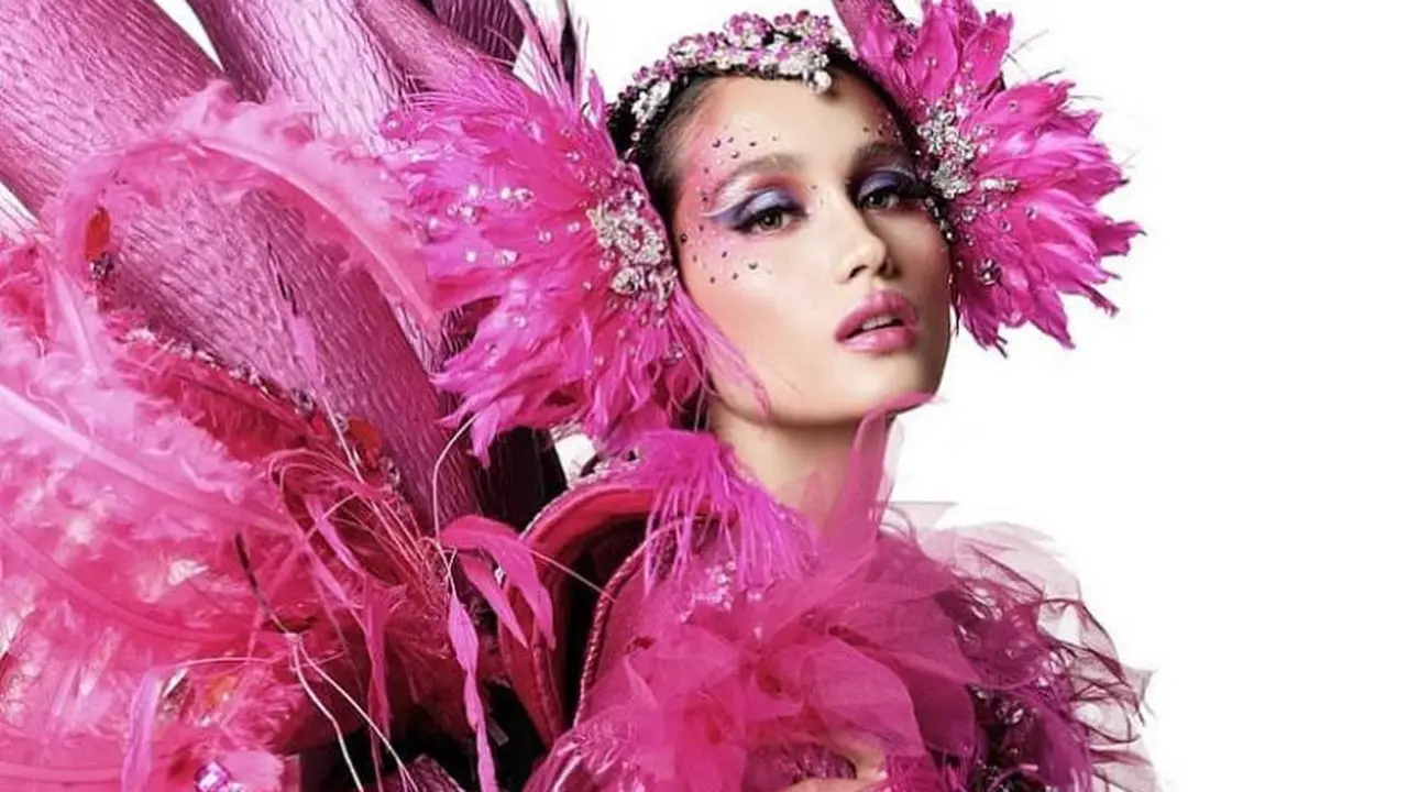 Jember Fashion Carnaval 2021 hadir secara daring di tengah pandemi dengan kejutan istimewa dari Cinta Laura