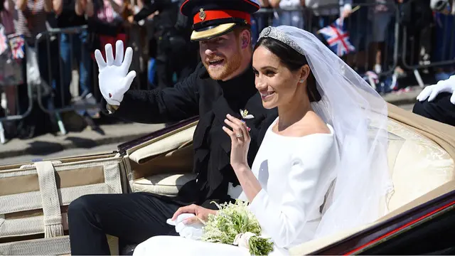 [Bintang] Pangeran Harry - Meghan Markle