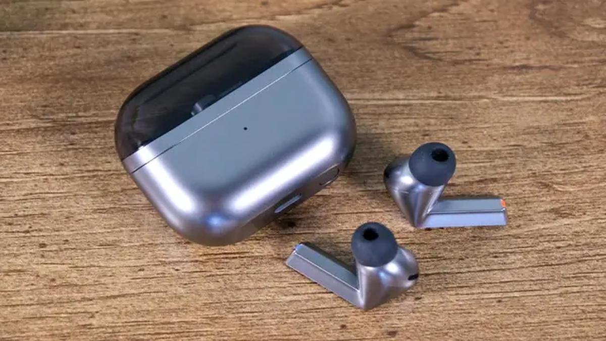 Samsung Galaxy Buds 3 Pro (sumber: pcmag.com)
