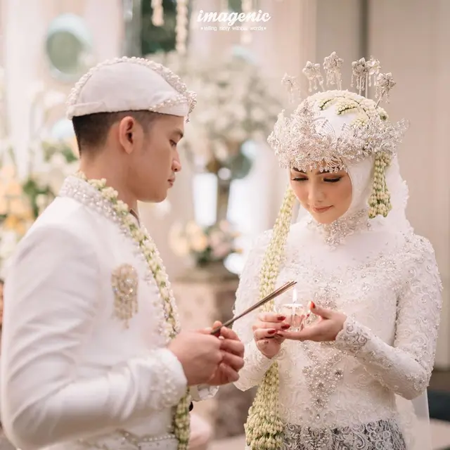7 Potret Prosesi Adat Sunda di Pernikahan Citra Kirana dan Resky Aditya