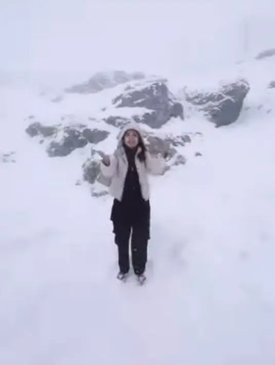 Hesti Purwadinata dan suami (Instagram/hestipurwadinata)