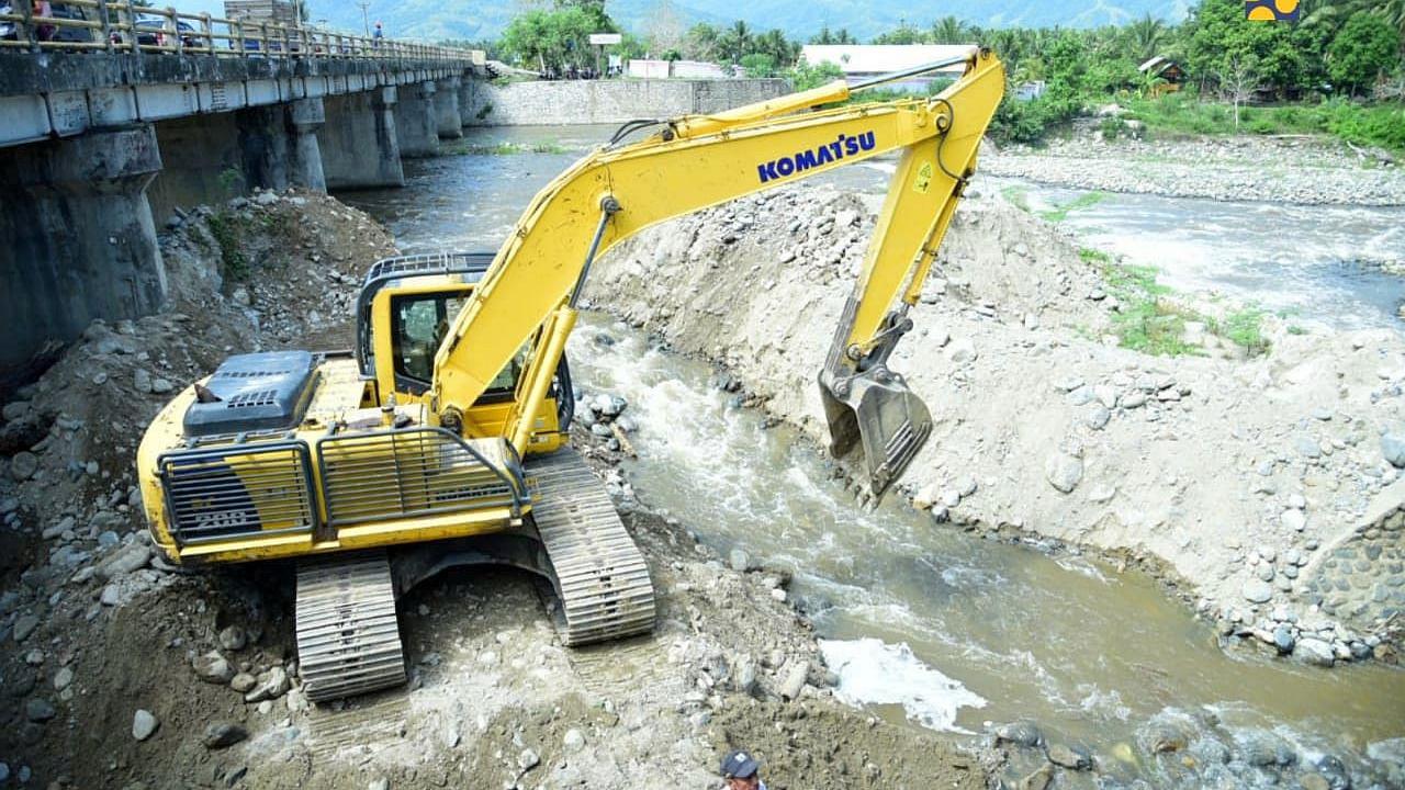 Bendung dan Saluran Irigasi Daerah Irigasi (DI) Gumbasa tahap pertama di Kabupaten Sigi, Sulawesi Tengah.