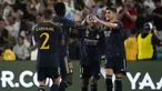 Real Madrid sukses mengalahkan AC Milan dengan skor 3-2 dalam laga pramusim 2023/2024 bertajuk Soccer Champions Tour 2023 di Rose Bowl Stadium, Pasadena, California, Senin (24/7/2023) pagi WIB. Sejatinya AC Milan sempat unggul dua gol terlebih dahulu di babak pertama, namun Los Blancos melakukan comeback gemilang di babak kedua dengan mencetak tiga gol untuk memenangkan pertandingan. Dua gol AC Milan dicetak oleh Fikayo Tomori pada menit ke-25 dan Luka Romero pada menit ke-42. Sementara tiga gol Real Madrid dilesakkan melalui brace Federico Valverde pada menit ke-57 dan 59, ditambah gol dari Vinicius Junior pada menit ke-84. (AP Photo/Ashley Landis)