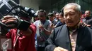 Wakil DPRD DKI Jakarta, Ferri Sofyan usai diperiksa oleh komisi Pemberantasan korupsi (KPK), Jakarta, Senin (11/4/2016). Ferri diperiksa sebagai saksi kasus dugaan suap pembahasan Raperda terkait reklamasi teluk Jakarta. (Liputan6.com/Helmi Afandi)