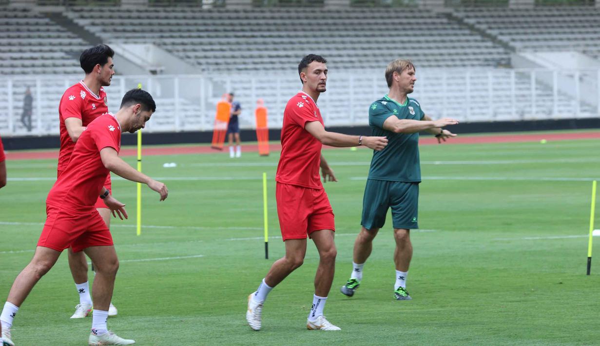 Indonesia tergabung satu grup bersama Bulgaria, Kepulauan Solomon dan ST Kitts and Nevis. Tampak dalam foto, pemain Timnas Indonesia saat mengikuti sesi latihan perdana di Lapangan Stadion Madya, Kompleks Gelora Bung Karno, Senayan, Jakarta, Selasa (24/3/2026). (Bola.com/M Iqbal Ichsan)