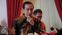 Presiden Jokowi ucapkan selamat kepada Lalu Muhammad Zohri. (Foto: Liputan6.com/Faizal Fanani)