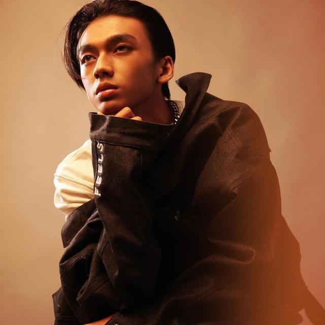 6 Potret Raihan Fahrizal, Pria Asal Indonesia Pertama yang Jadi Model Yves Saint Laurent