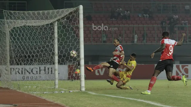 Bhayangkara FC, Madura United, Liga 1 Indonesia, Peter Odemwingie