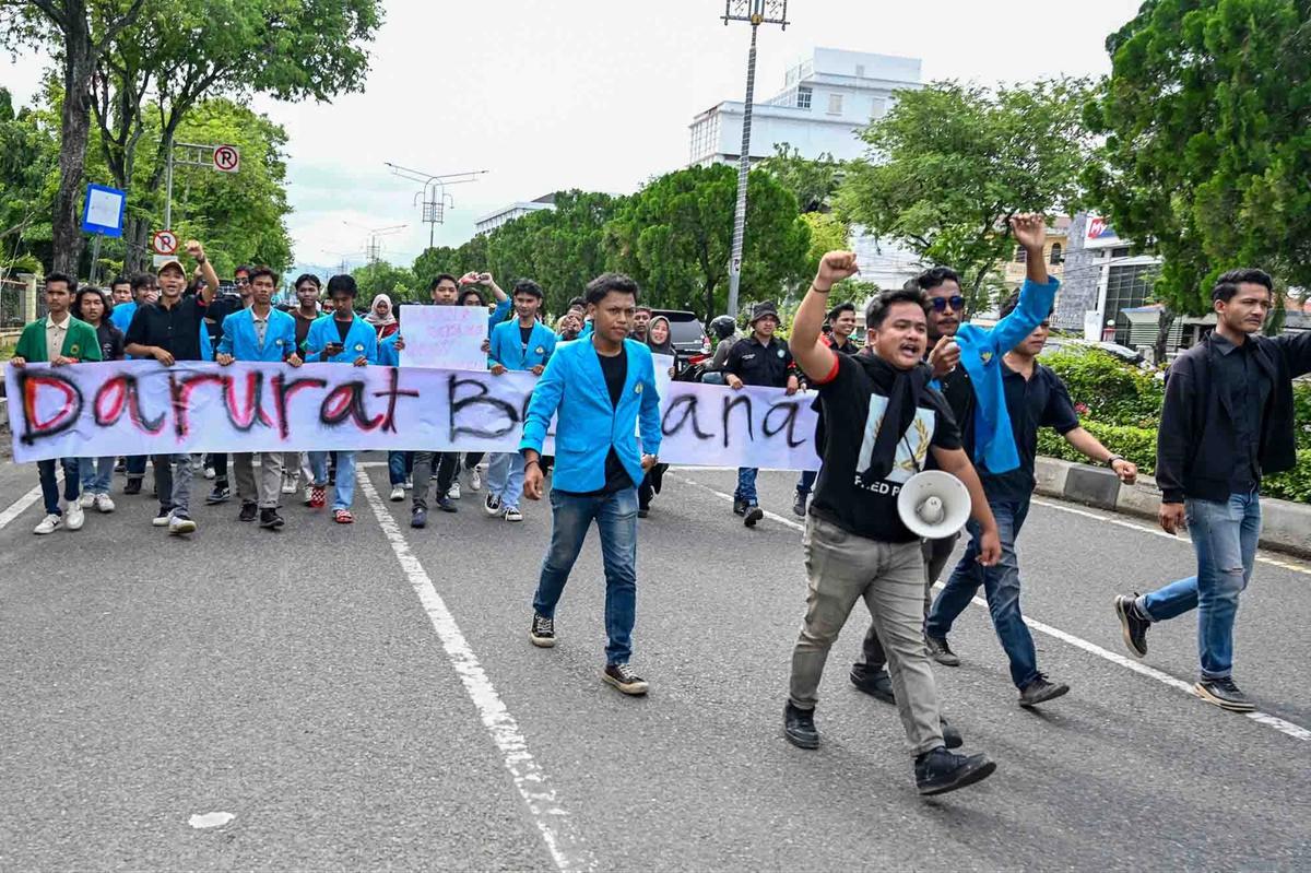 FOTO: Mahasiswa Gelar Demo Tuntut Bencana Aceh Ditetapkan Bencana Nasional