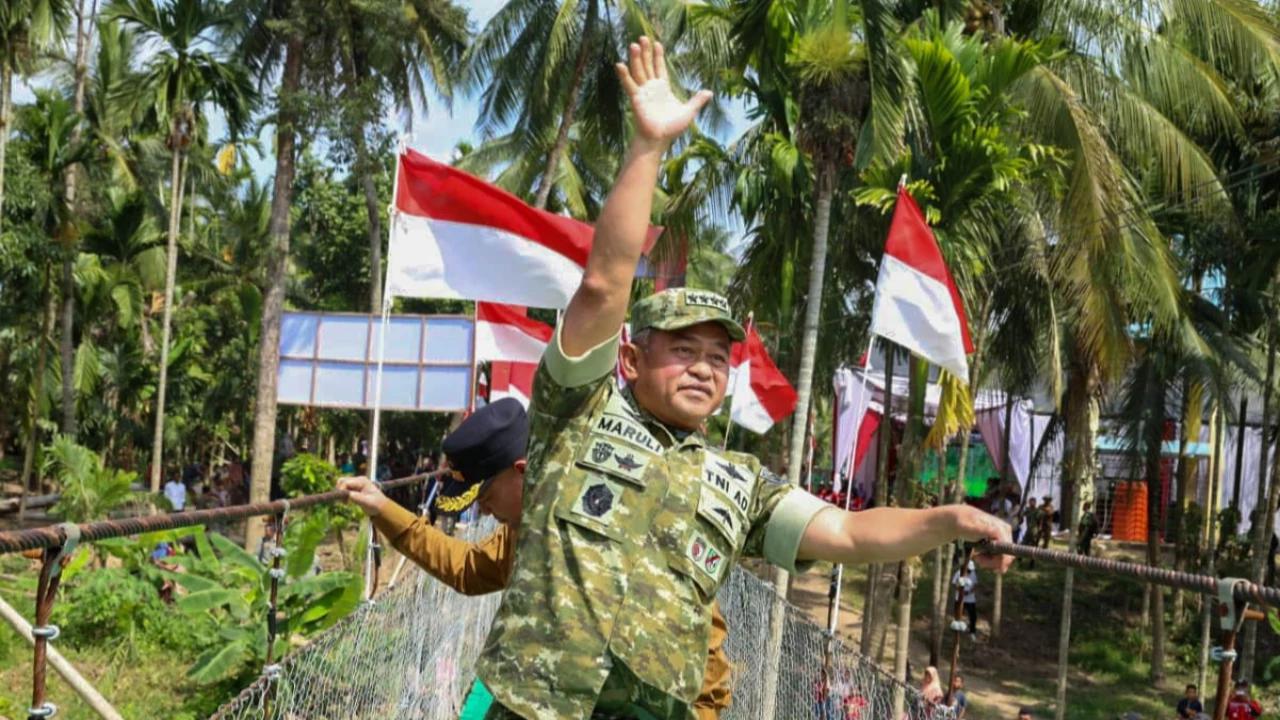FOTO: Kasad Resmikan Jembatan Gantung Garuda di Aceh