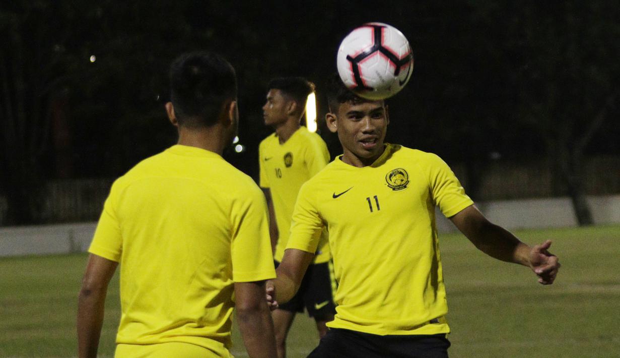 Pemain Timnas Malaysia, Safawi Rasid, saat latihan jelang laga kualifikasi Piala Dunia di Lapangan ABC, Senayan, Jakarta, Selasa (3/9). Malaysia akan berhadapan dengan Indonesia. (Bola.com/M Iqbal Ichsan)