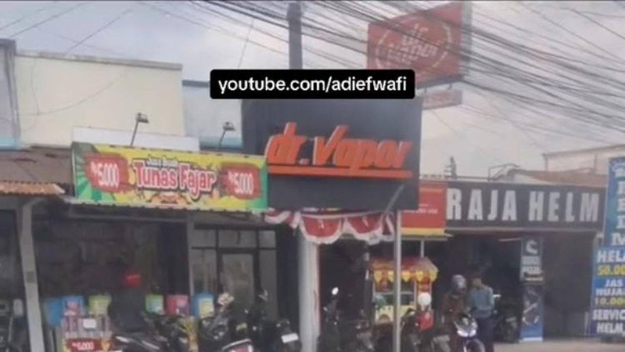 Viral Ibu Turuti Keinginan Anak Berkebutuhan Khusus untuk Lihat Mobil, Bikin Haru Warganet