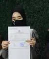 Setelah digugat cerai hingga dilaporkan ke polisi oleh perempuan bernama Tenri Anisa, istri Virgoun, Inara Rusli melaporkan balik terkait dugaan perzinahan. Hal  itu dilakukan oleh perempuan tiga orang anak itu karena mengaku memiliki bukti. [Foto: Budy Santoso/KapanLagi.com]