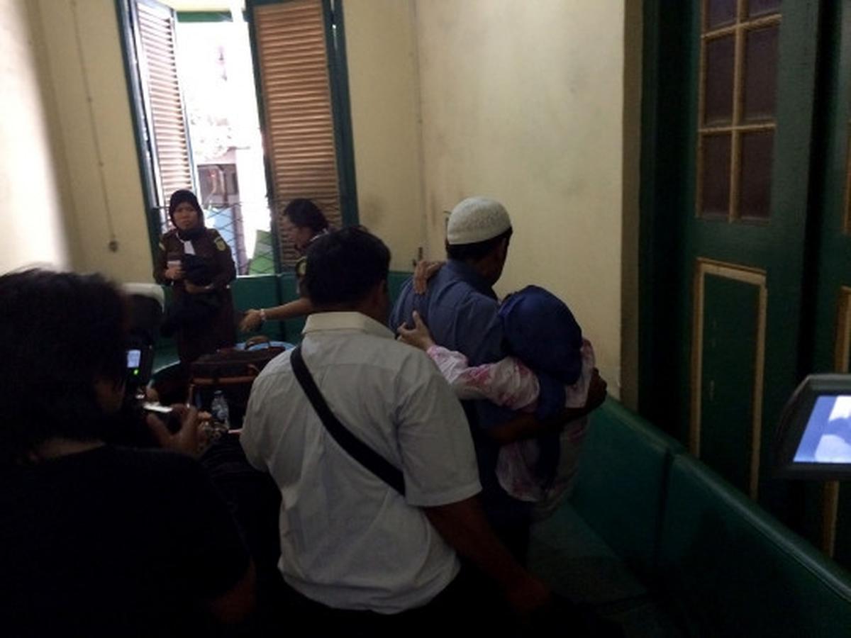 Terdakwa penganiaya PRT di Medan bopong istri jalani sidang tuntutan