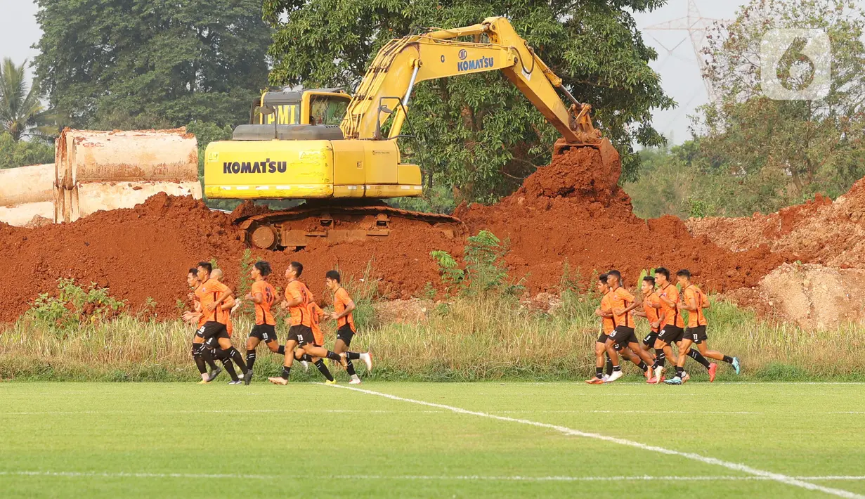 Perjalanan baru didapatkan Ryo Matsumura usai dipinjamkan ke Persis Solo pada 2022. Ia tampil memukau dengan torehan 11 gol dan enam assist di Liga 1. Menjelang bergulirnya Liga 1 2023/2024, Ryo Matsumura lantas membuka lembaran baru dengan pindah ke Persija Jakarta. (Bola.com/M. Iqbal Ichsan)