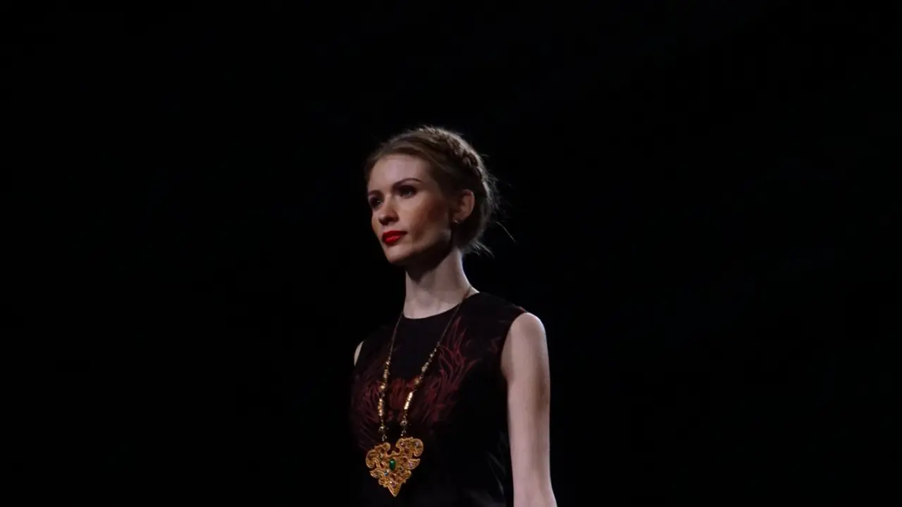 Detail Mewah Batik Nusantara dalam Pagelaran Alleira Batik Show
