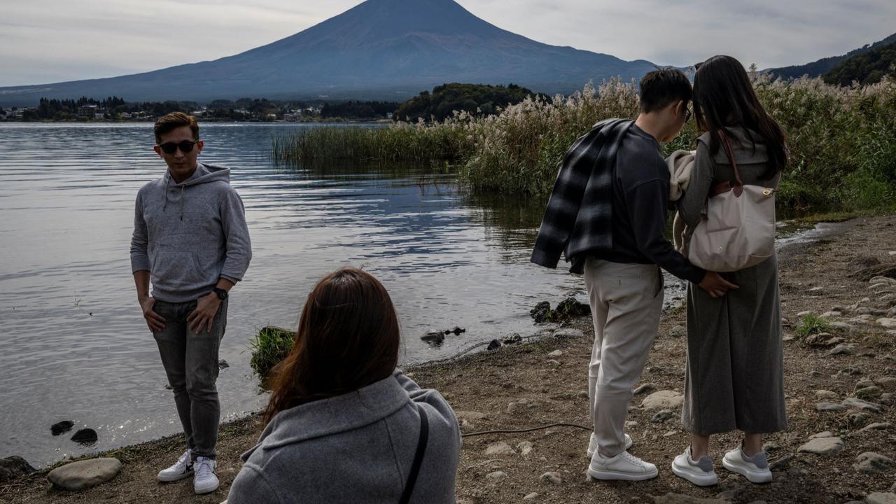 Puncak Gunung Fuji Tak Bersalju untuk Pertama Kali Sejak 130 Tahun