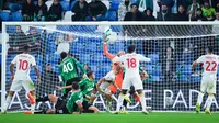 Jay Idzes tampil penuh sepanjang laga Sassuolo vs Genoa. Jay mendapat rating 6,0 dari Sofascore, paling rendah di antara bek-bek Sassuolo lainnya yang menjadi starter. (Massimo Paolone/LaPresse via AP)