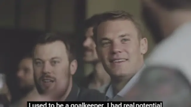 Penasaran Jika Manuel Neuer Jadi Pegawai Kantoran? 