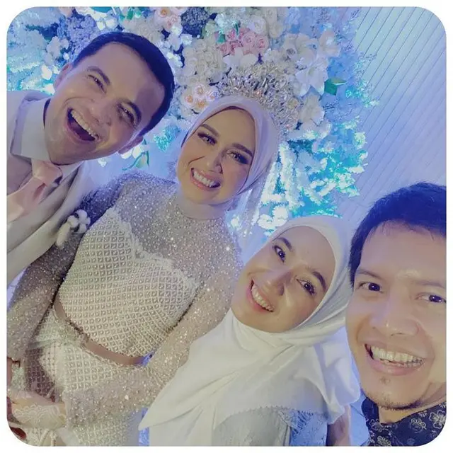 6 Potret Detail Busana dan Makeup Dine Mutiara, Istri Sahrul Gunawan di Hari Pernikahan