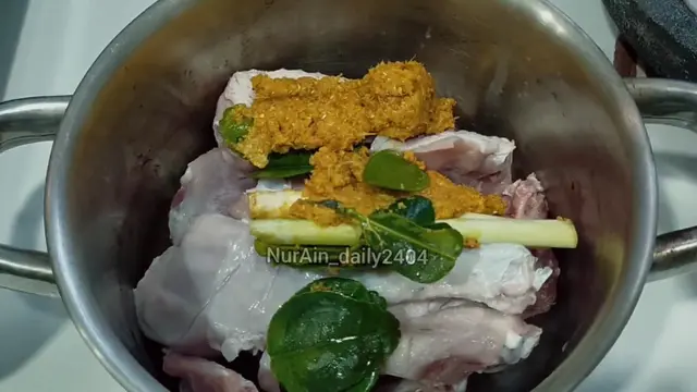 Tanpa Dipresto, Begini Cara Ungkep Ayam Kampung Agar Lembut dan Meresap dengan Hanya Pakai 1 Bahan Dapur