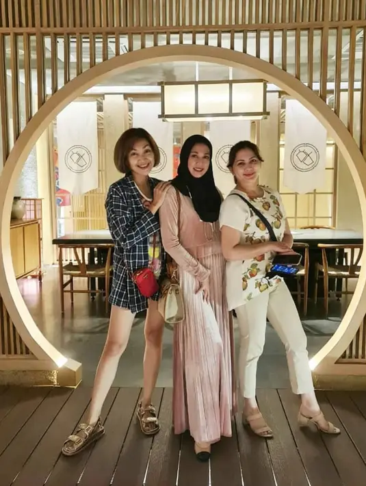 Dina Lorenza dan Cut Keke (Instagram/dinalorenza1975)