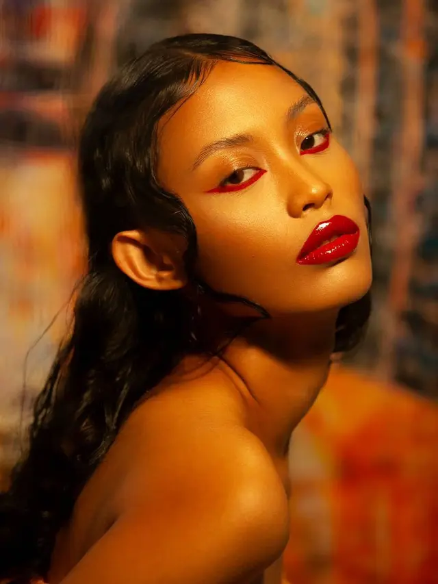 6 Potret Nafa Salvana, Model Asal Karawang yang Tampil di Milan Fashion Week