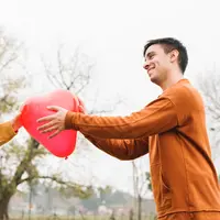 alentine’s Day atau Hari Valentine diperingati setiap tanggal 14 Februari dan dikenal sebagai momen untuk merayakan kasih sayang di berbagai belahan dunia. [Dok/freepik.com]