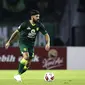 Aryn Williams -  Gelandang asal Australia ini bergabung dengan Persebaya Surabaya pada 2019. Meski bergabung di tengah musim kompetisi Shopee Liga 1, Aryn mampu tampil apik dalam menjaga lini tengah Persebaya. (Bola.com/Yoppy Renato)