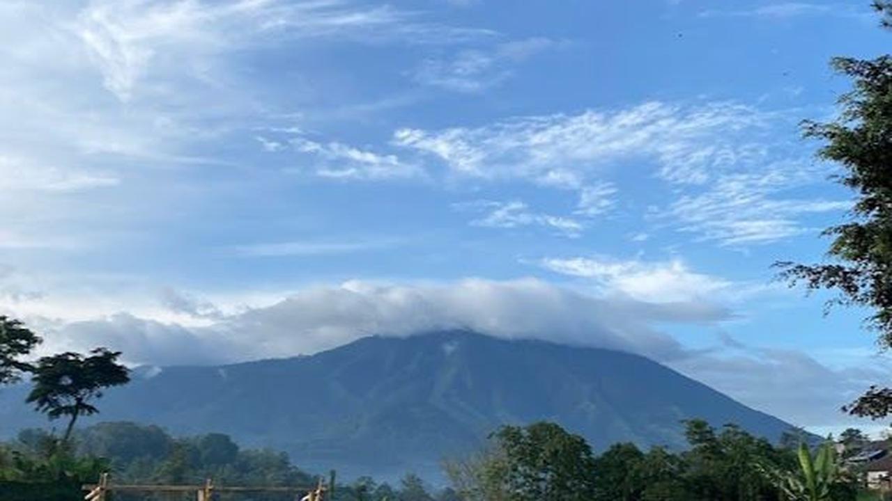 Mengutip situs resmi Pemkab Malang, konon telaga Madiredo dulunya jadi tempat mandi para bidadari