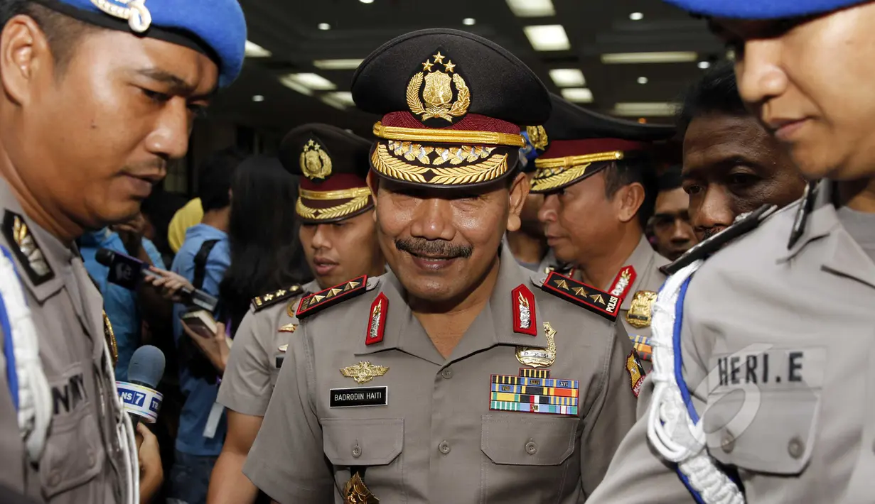 Wakapolri Komjen Badrodin Haiti seusai memimpin upacara korp raport kenaikan pangkat 19 Perwira Tinggi (Pati) Polri di Mabes Polri, Jakarta, Jumat (10/4/2015). (Liputan6.com/Helmi Afandi)