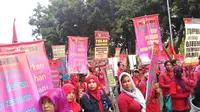 Demontrasi buruh perempuan. (Muslim AR/Liputan6.com)