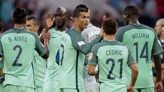 Bintang Portugal, Cristiano Ronaldo merayakan golnya ke gawang Rusia pada laga grup A Piala Konfederasi 2017 di Spartak Stadium, Moscow, (21/6/2017). Portugal menang 1-0. (AP/Ivan Sekretarev)
