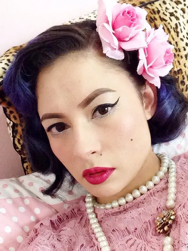 [Bintang] Mirip Tokoh Kartun, Dandanan Nyentrik Claudia Adinda Ini Gemesin!