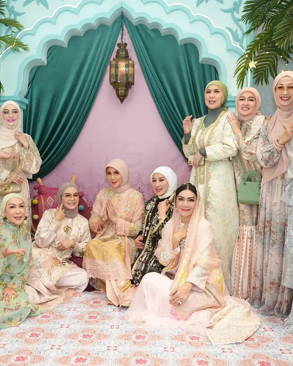 6 Potret Tamu Seleb di Ultah Marini Zumarnis, Ada Artis Senior hingga Ariel Tatum
