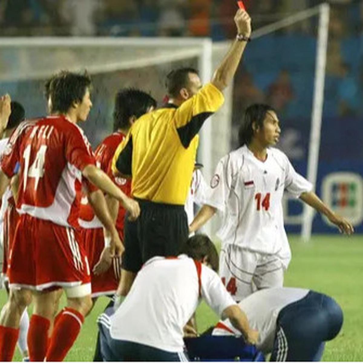 Mengenang Duel Timnas Indonesia Vs China di Piala Asia 2004: Dihajar 5 Gol, Alex Pulalo Kena Kartu Merah