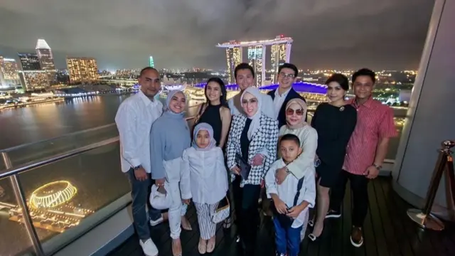 Syahrini dan Reino Barack