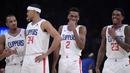 Pebasket  Los Angeles Clippers, tampak bahagia usai mengalahkan LA Lakers pada laga NBA di di Staples Center, Sabtu (29/12). Los Angeles Clippers menang 118-107 atas LA Lakers. (AP/Mark J. Terrill)