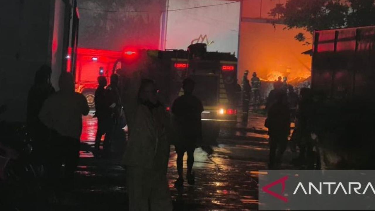Terungkap! Percikan Api Blower Jadi Pemicu Awal Kebakaran Pabrik Tekstil di Cikancung Bandung