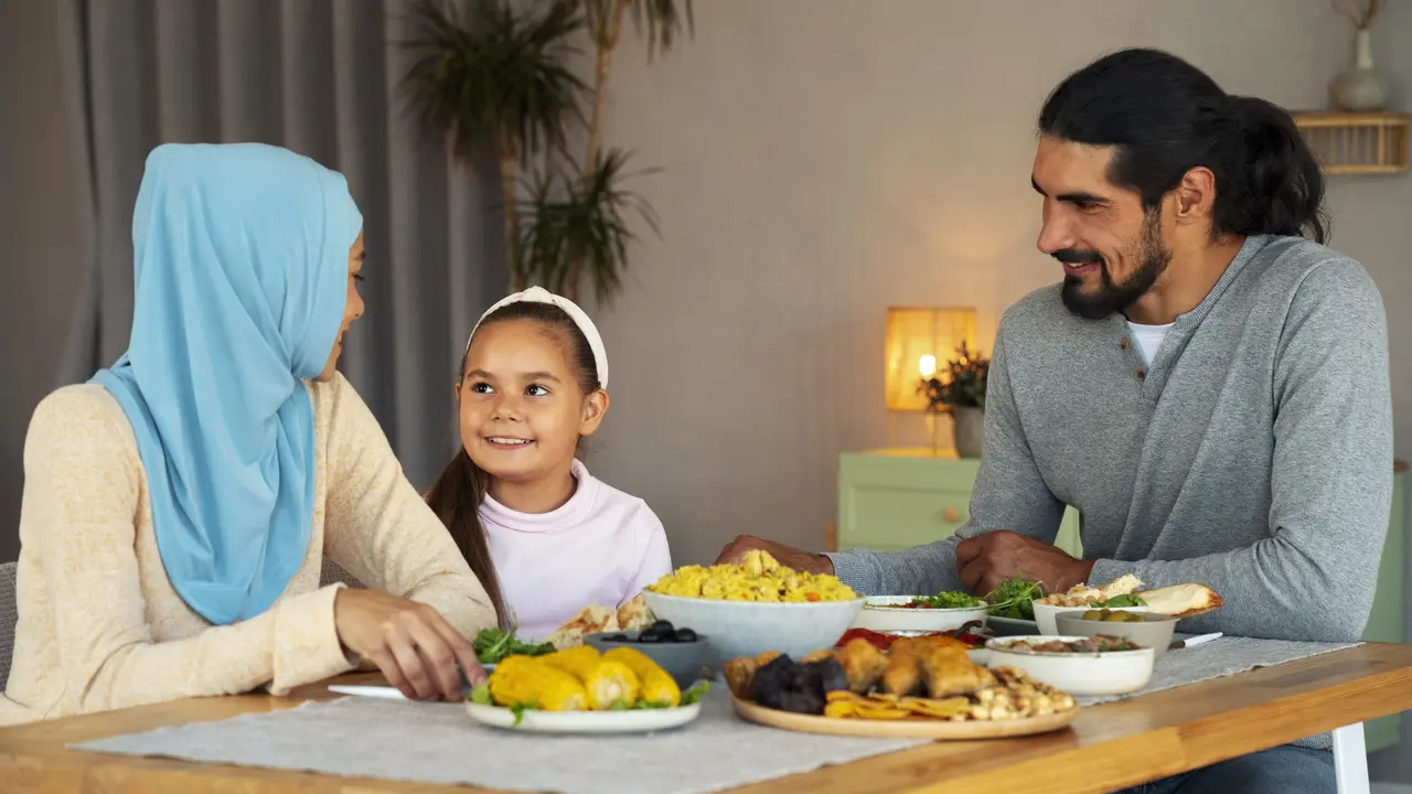 Memenuhi Nutrisi Anak Saat Berpuasa