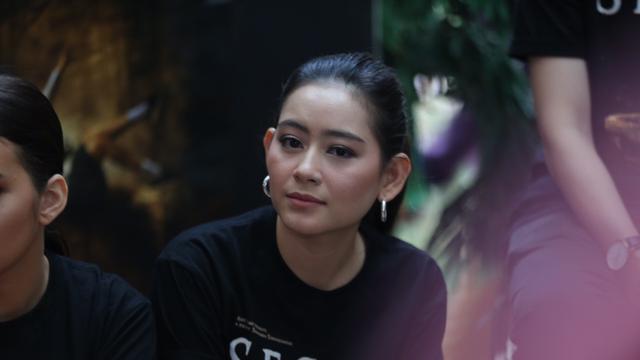 [Bintang] Laura Theux