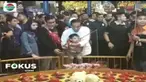 Bermain bersama cucu di sebuah mal di Bogor, Jokowi hebohkan pengunjung yang ini foto dan bersalaman.
